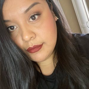 Meet your Posher, Anjelica